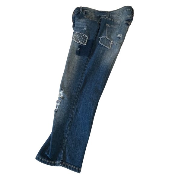 Cato Premium Women's Blue Distressed Patchwork Jeans Size 10 Capris - Picture 5 of 7